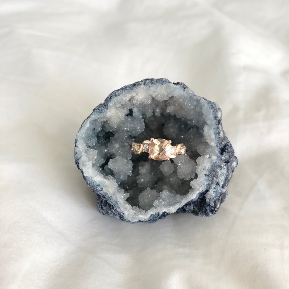 10k Rose Gold Morganite and Diamond Ring - Picture 3 of 4